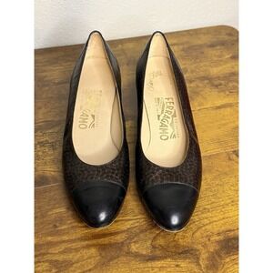 Vintage Salvatore Ferragamo Italy Two Tone Leather Kitten Heels Woman's 7.5 AA